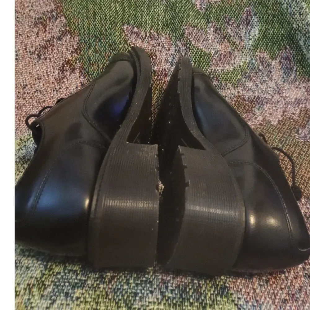 Preloved Women's Dr Marten's Black Leather 4 Eye Henrietta Oxfords - Size 7